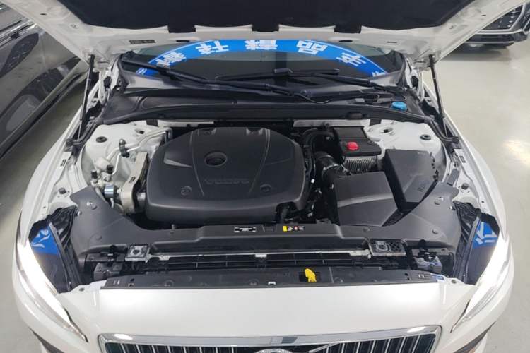 Used Volvo S60 2020 T4 Zhiyi Luxury Edition Engine Bay