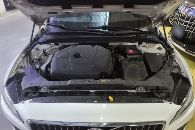 Used Volvo S60 2020 T4 Zhiyi Luxury Edition Engine Bay