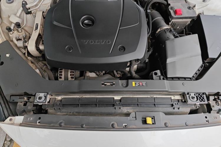 Used Volvo S60 2020 T4 Zhiyi Luxury Edition Engine Bay