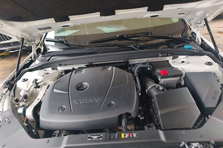 Used Volvo S60 2020 T4 Zhiyi Luxury Edition Engine Bay
