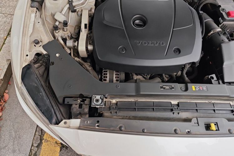 Used Volvo S60 2020 T4 Zhiyi Luxury Edition Engine Bay Right