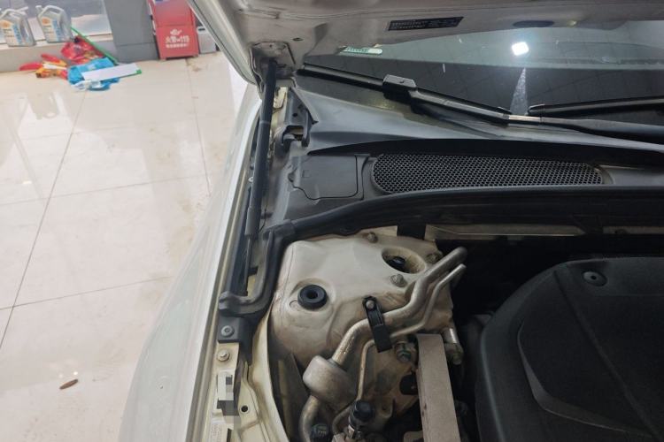 Used Volvo S60 2020 T4 Zhiyi Luxury Edition Engine Bay Right