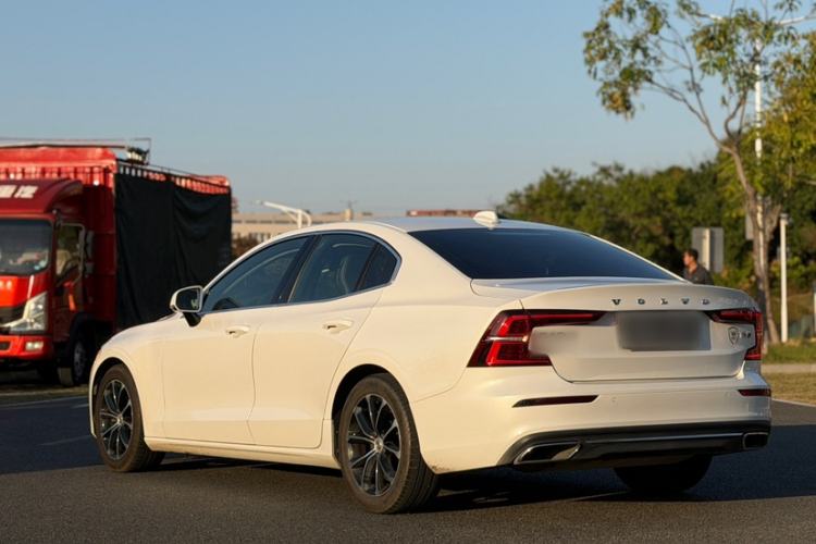 Used Volvo S60 2020 T4 Zhiyi Luxury Edition Exterior 1