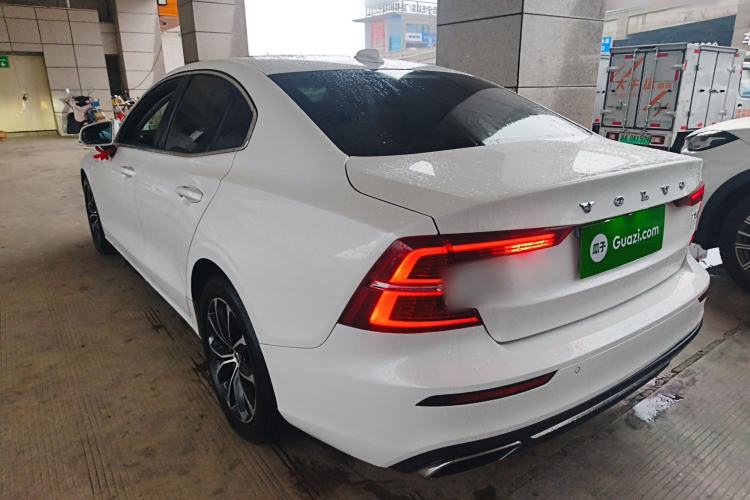 Used Volvo S60 2020 T4 Zhiyi Luxury Edition Exterior 2