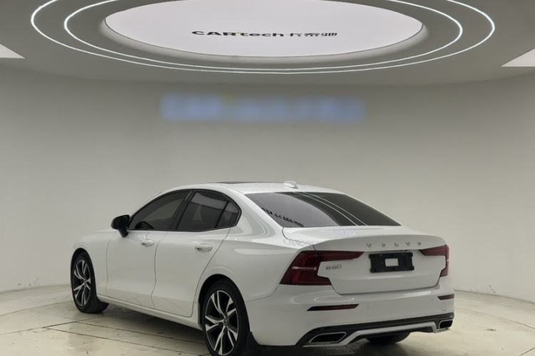Used Volvo S60 2020 T4 Zhiyuan Sport Edition Exterior 5