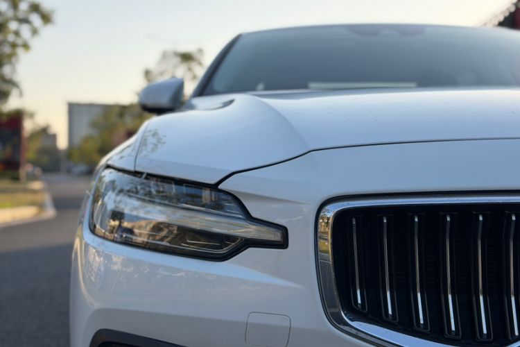 Used Volvo S60 2020 T4 Zhiyi Luxury Edition Exterior 5