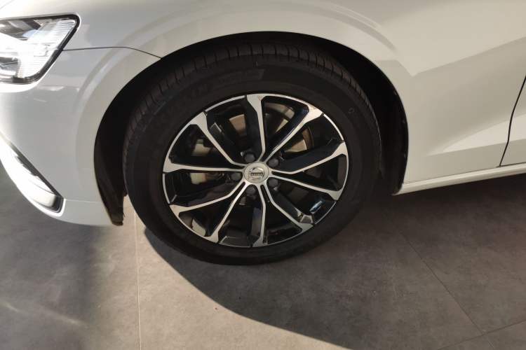 Used Volvo S60 2020 T4 Zhiyi Luxury Edition Exterior 7