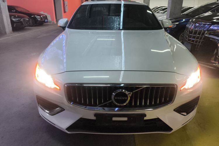 Used Volvo S60 2020 T4 Zhiyi Luxury Edition Front