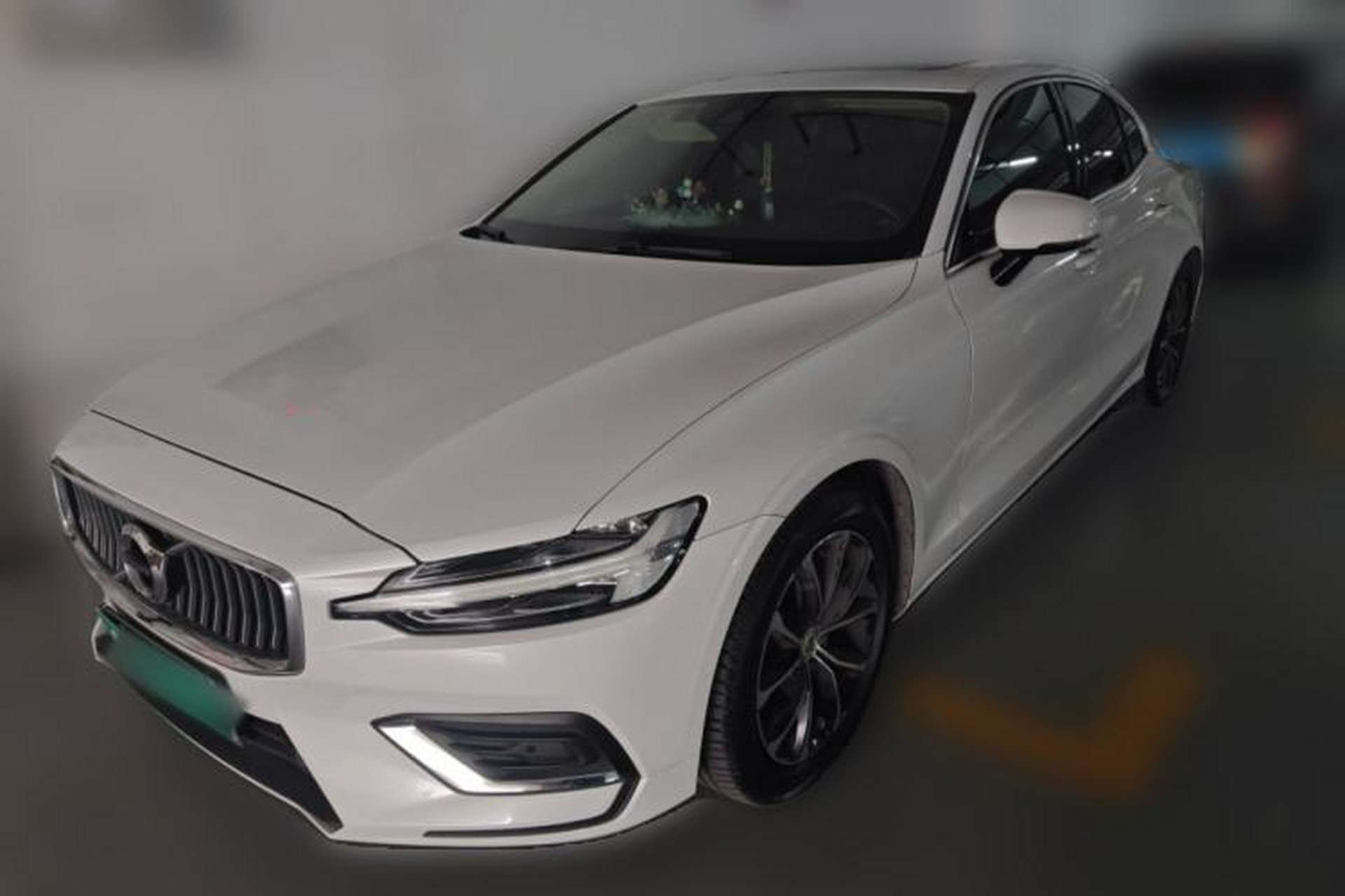 Used Volvo S60 2020 T4 Zhiyi Luxury Edition Front Left 45 Deg
