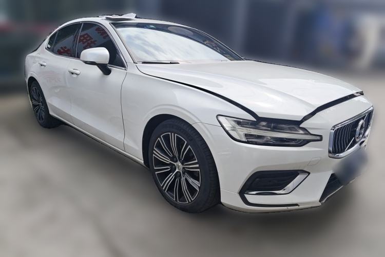Used Volvo S60 2020 T4 Zhiyuan Luxury Edition Front Right 45 Deg