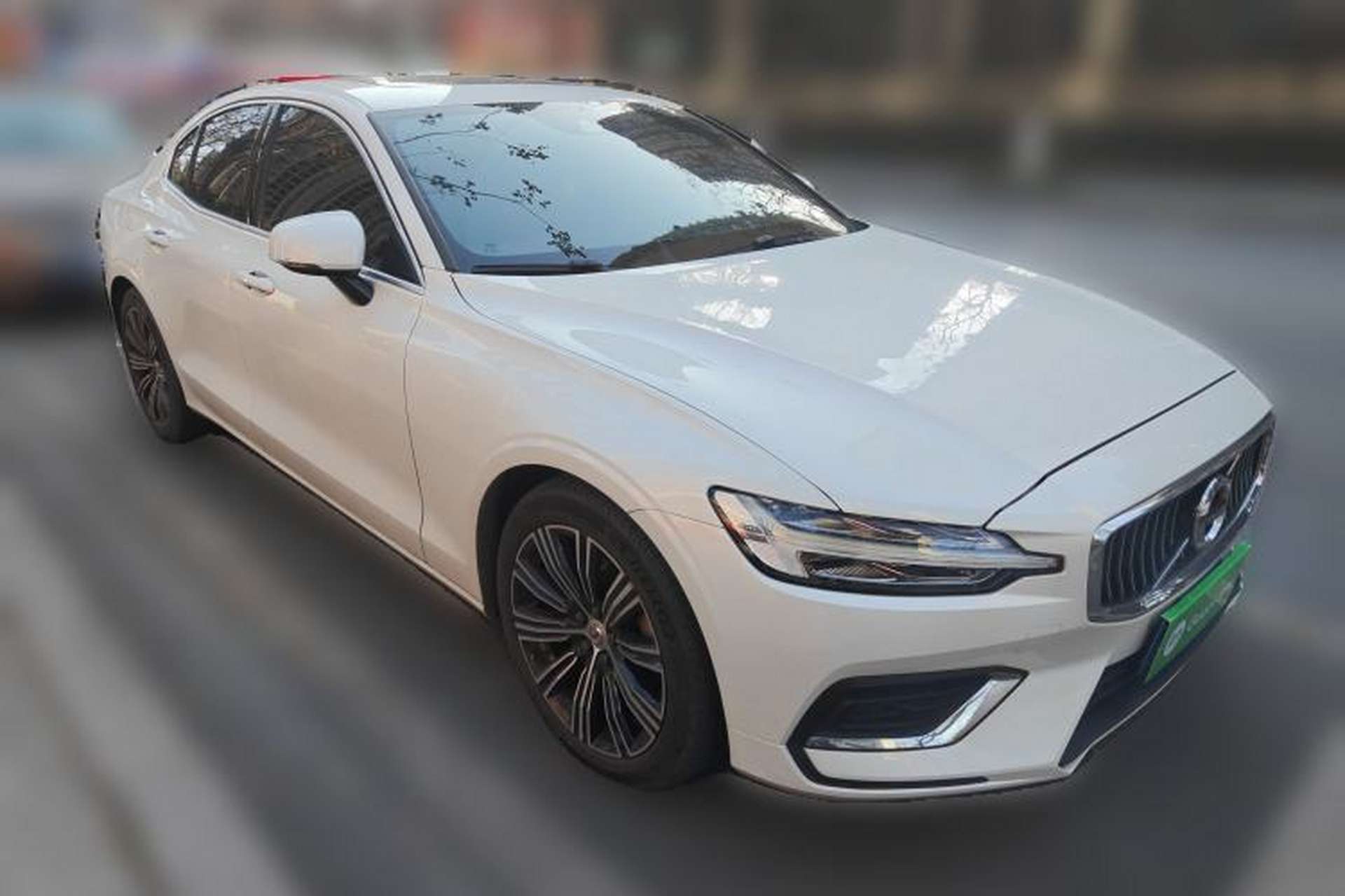 Used Volvo S60 2020 T4 Zhiyi Luxury Edition Front Right 45 Deg