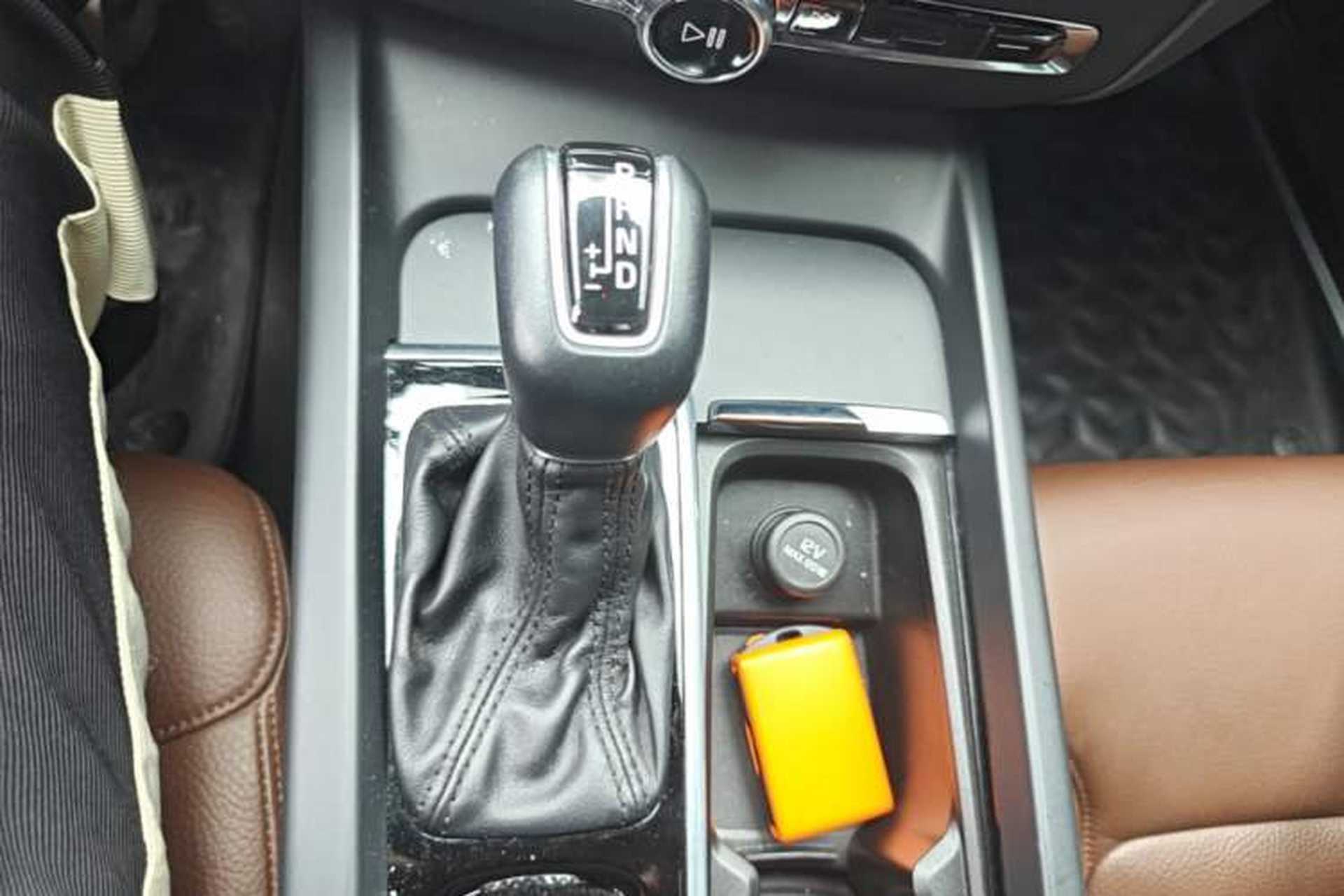 Used Volvo S60 2020 T4 Zhiyi Luxury Edition Gear Lever