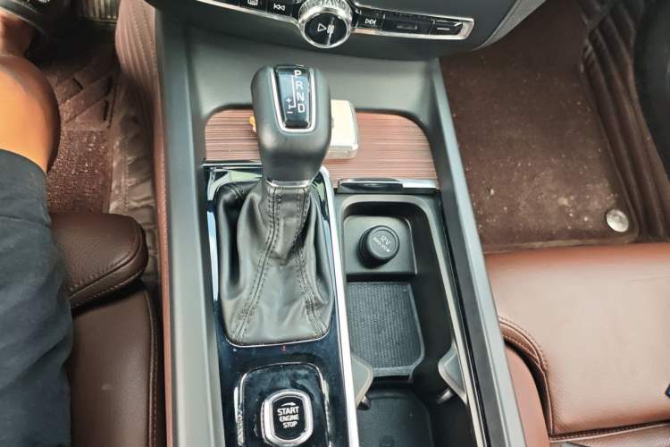 Used Volvo S60 2020 T4 Zhiyuan Luxury Edition Gear Lever