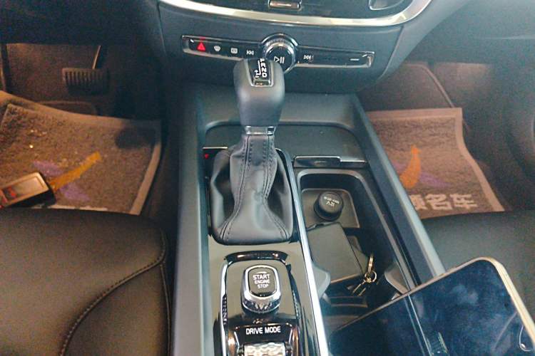 Used Volvo S60 2020 T4 Zhiyi Luxury Edition Gear Lever