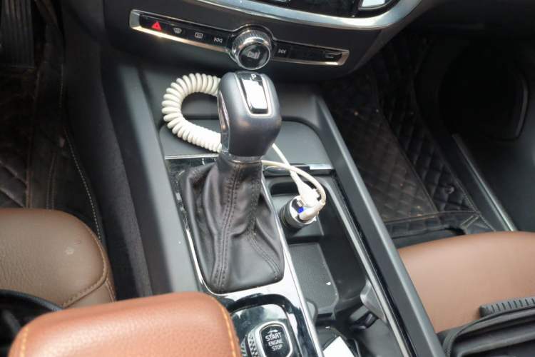 Used Volvo S60 2020 T4 Zhiyi Luxury Edition Gear Lever