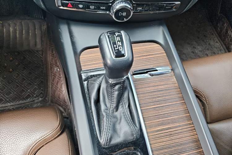 Used Volvo S60 2020 T4 Zhiyuan Luxury Edition Gear Lever