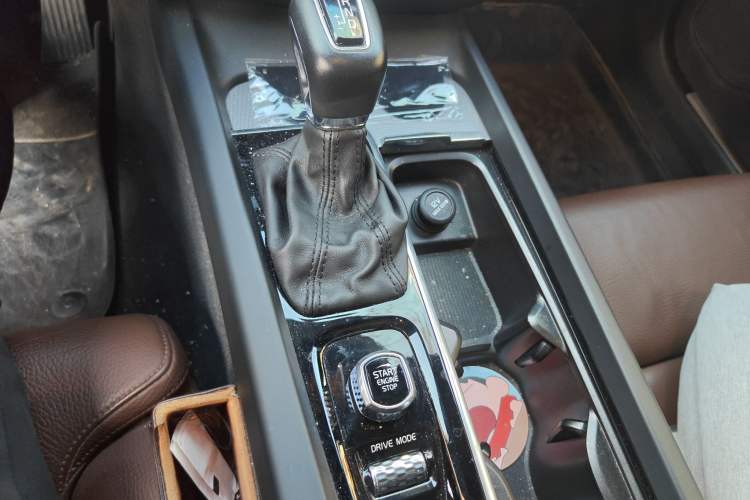 Used Volvo S60 2020 T4 Zhiyi Luxury Edition Gear Lever