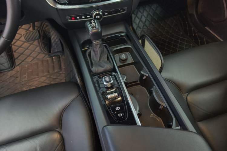 Used Volvo S60 2020 T4 Zhiyi Luxury Edition Gear Lever