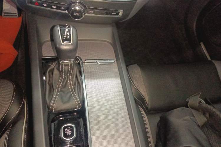 Used Volvo S60 2020 T4 Zhiyuan Sport Edition Gear Lever