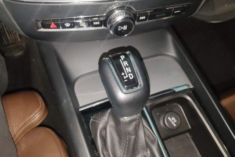 Used Volvo S60 2020 T4 Zhiyuan Luxury Edition Gear Lever