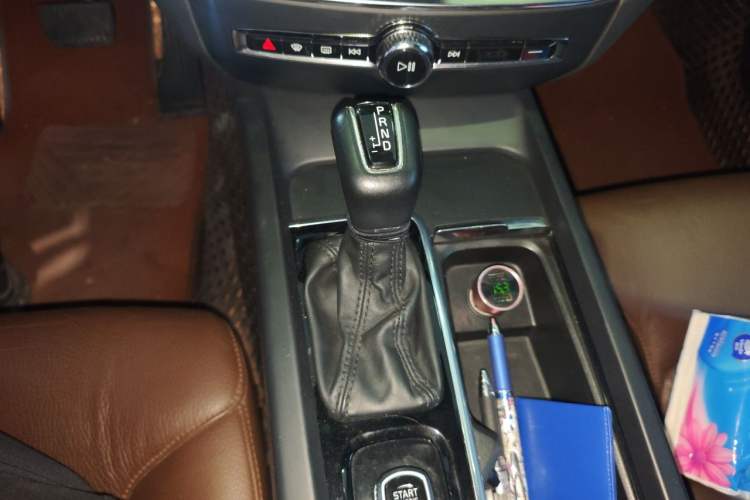 Used Volvo S60 2020 T4 Zhiyi Luxury Edition Gear Lever