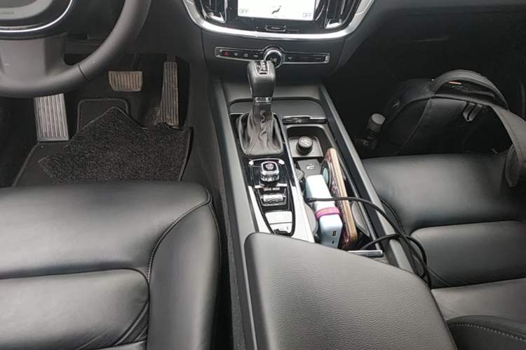 Used Volvo S60 2020 T4 Zhiyi Luxury Edition Gear Lever