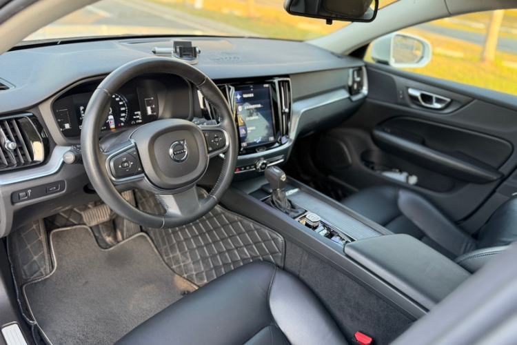 Used Volvo S60 2020 T4 Zhiyi Luxury Edition Interior 1