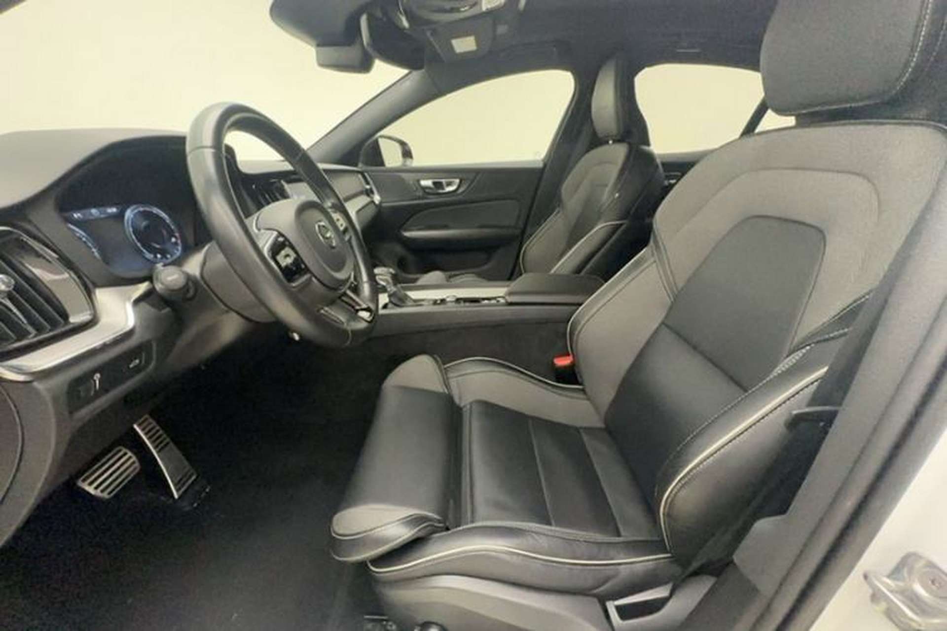 Used Volvo S60 2020 T4 Zhiyuan Sport Edition Interior 2