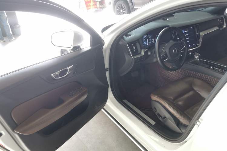 Used Volvo S60 2020 T4 Zhiyi Luxury Edition Interior 3