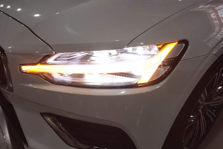 Used Volvo S60 2020 T4 Zhiyuan Luxury Edition Left Front Headlight