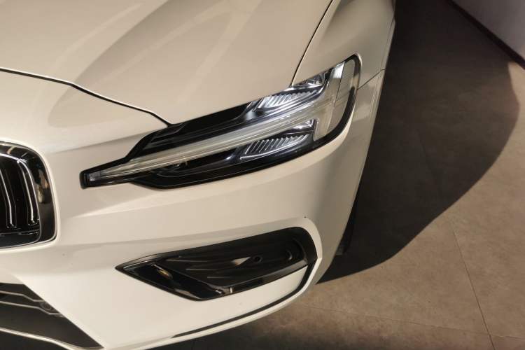 Used Volvo S60 2020 T4 Zhiyi Luxury Edition Left Front Headlight