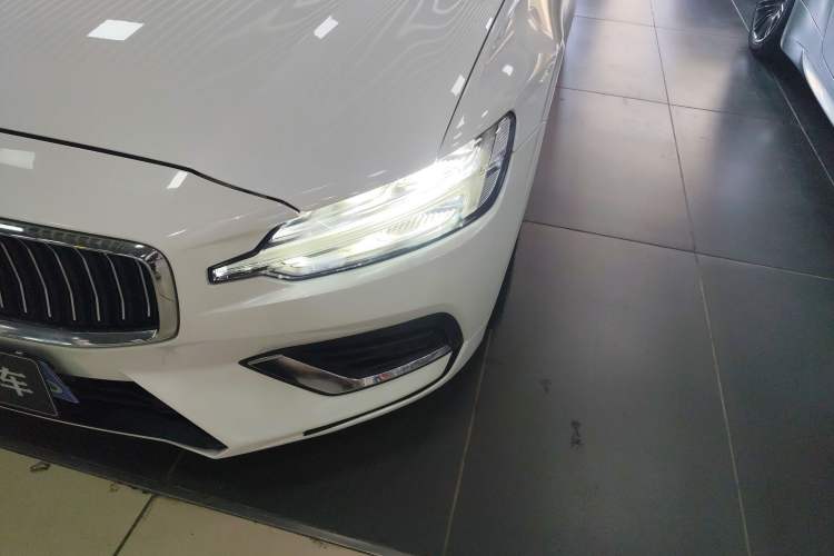 Used Volvo S60 2020 T4 Zhiyi Luxury Edition Left Front Headlight