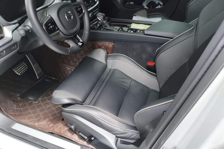 Used Volvo S60 2020 T4 Zhiyuan Sport Edition Left Front Seat