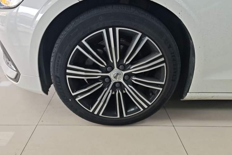 Used Volvo S60 2020 T4 Zhiyuan Luxury Edition Left Front Wheel Hub