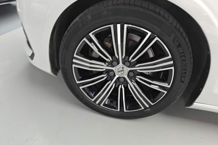 Used Volvo S60 2020 T4 Zhiyuan Luxury Edition Left Front Wheel Hub