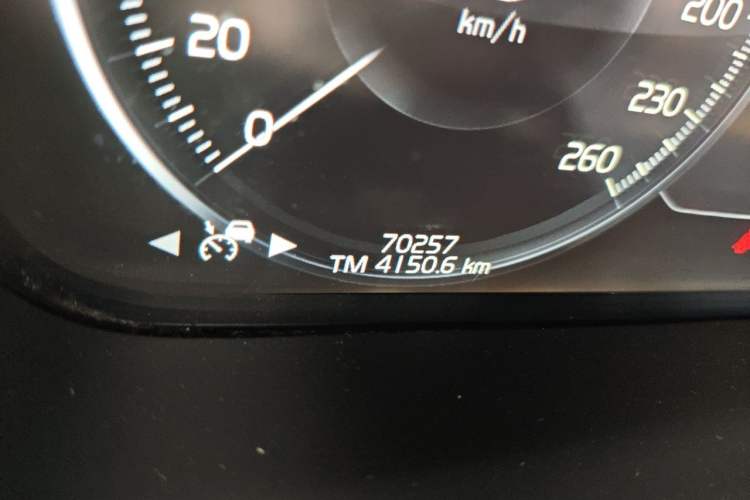 Used Volvo S60 2020 T4 Zhiyuan Luxury Edition Odometer Close Up
