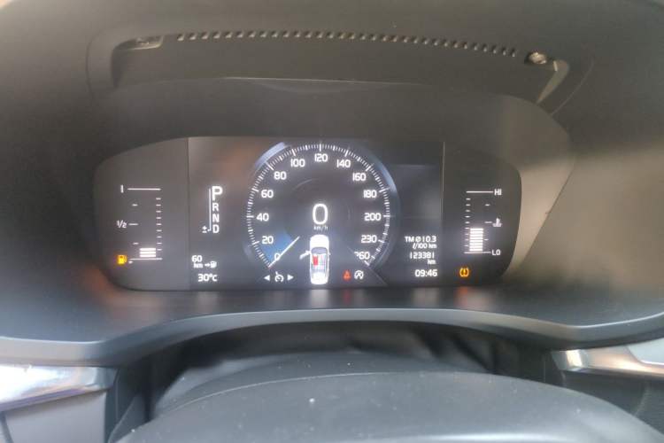 Used Volvo S60 2020 T4 Zhiyi Luxury Edition Odometer Close Up