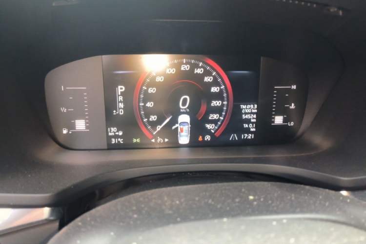 Used Volvo S60 2020 T4 Zhiyi Luxury Edition Odometer Close Up