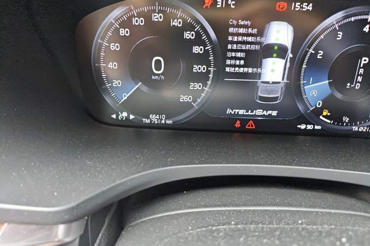 Used Volvo S60 2020 T4 Zhiyuan Luxury Edition Odometer Close Up