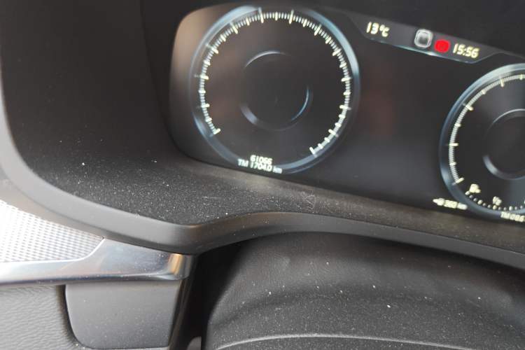 Used Volvo S60 2020 T4 Zhiyi Luxury Edition Odometer Close Up