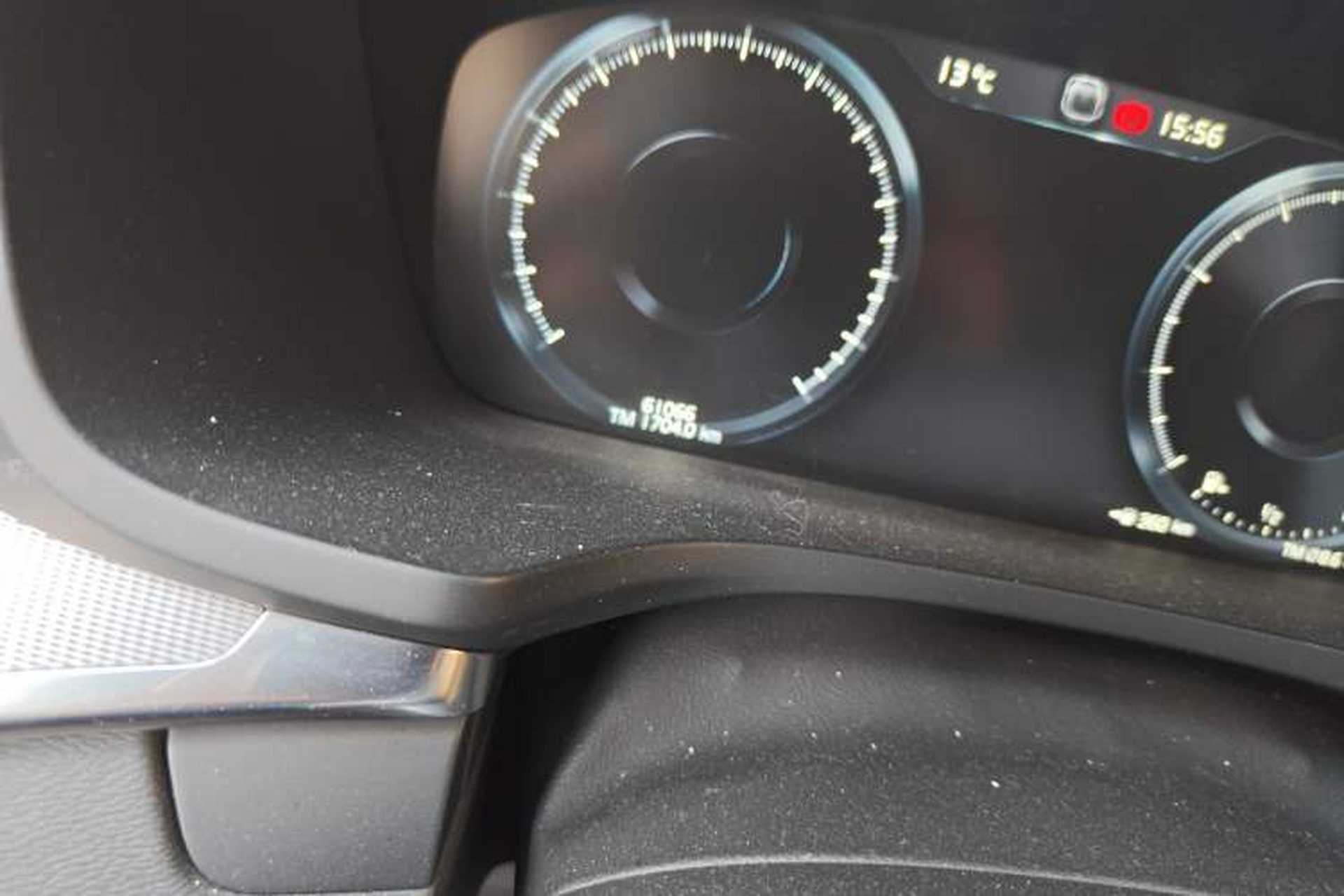 Used Volvo S60 2020 T4 Zhiyi Luxury Edition Odometer Close Up