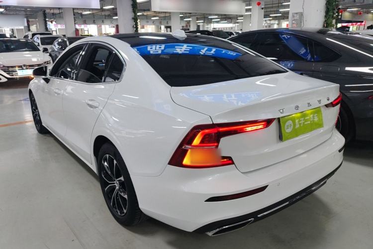 Used Volvo S60 2020 T4 Zhiyi Luxury Edition Rear Left 45 Deg