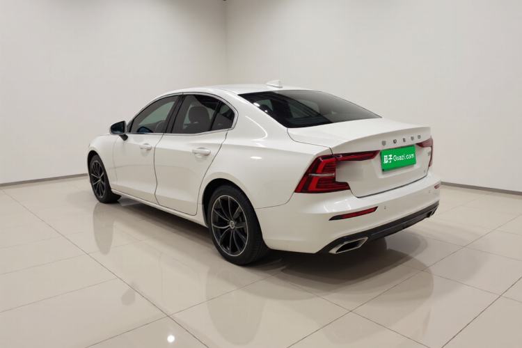 Used Volvo S60 2020 T4 Zhiyi Luxury Edition Rear Left 45 Deg