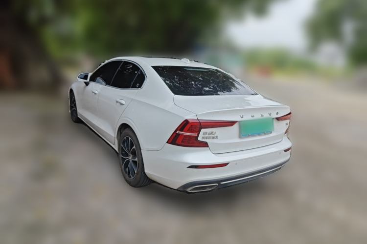 Used Volvo S60 2020 T4 Zhiyi Luxury Edition Rear Left 45 Deg