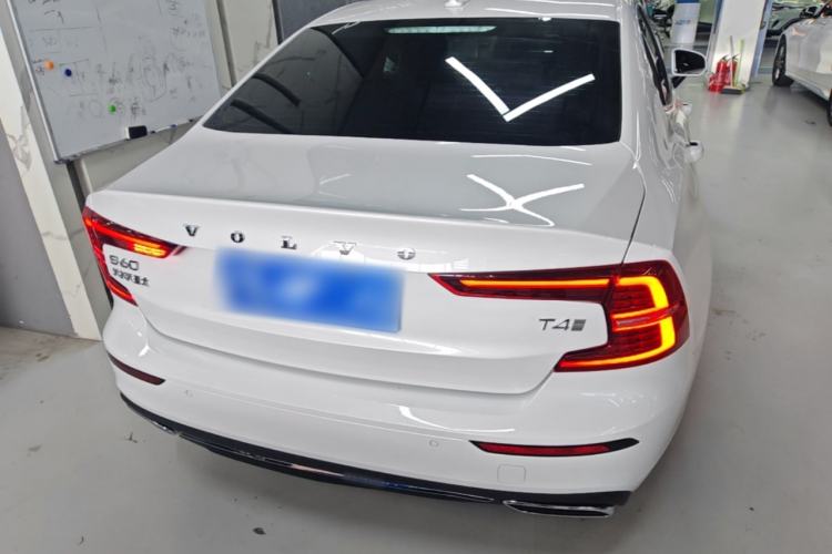 Used Volvo S60 2020 T4 Zhiyuan Luxury Edition Rear