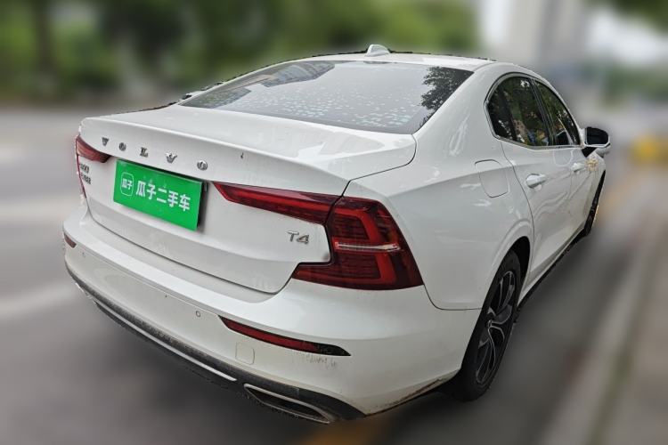 Used Volvo S60 2020 T4 Zhiyi Luxury Edition Rear Right 45 Deg
