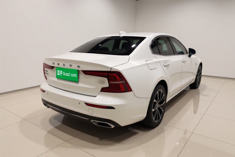Used Volvo S60 2020 T4 Zhiyi Luxury Edition Rear Right 45 Deg