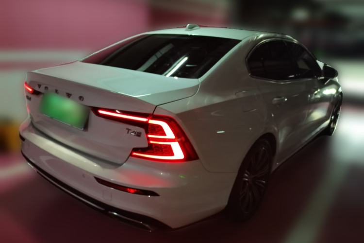 Used Volvo S60 2020 T4 Zhiyuan Luxury Edition Rear Right 45 Deg