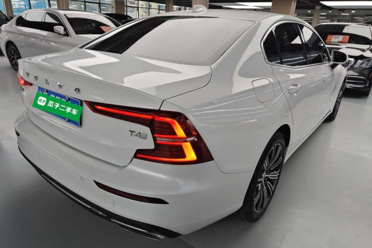Used Volvo S60 2020 T4 Zhiyuan Luxury Edition Rear Right 45 Deg
