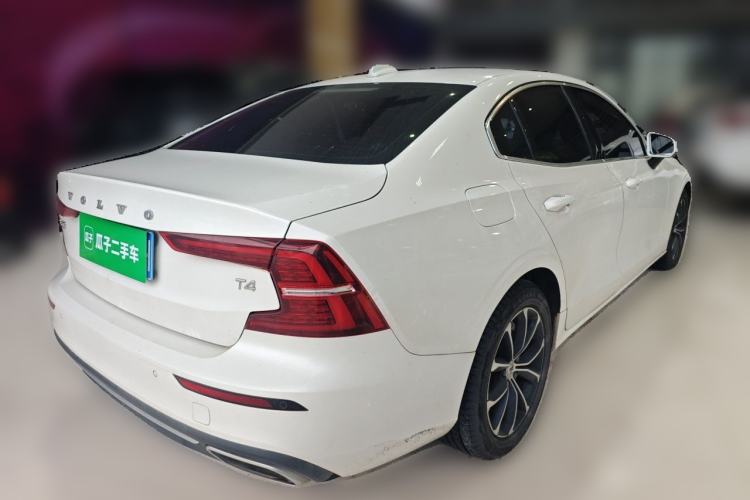 Used Volvo S60 2020 T4 Zhiyi Luxury Edition Rear Right 45 Deg